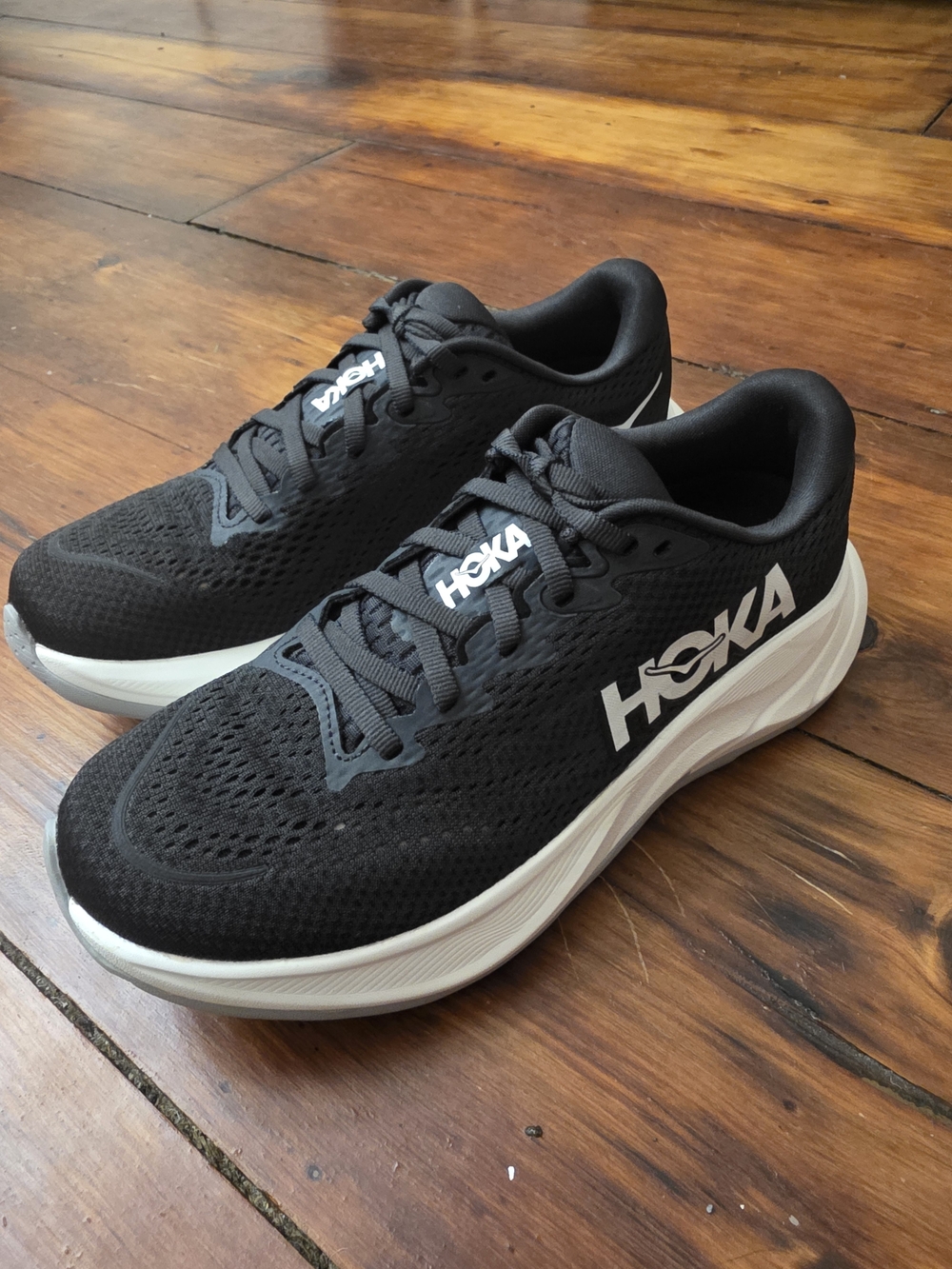 HOKA Rincon Black And White Women’s Size 6B Running Shoes Sneakers Brand New